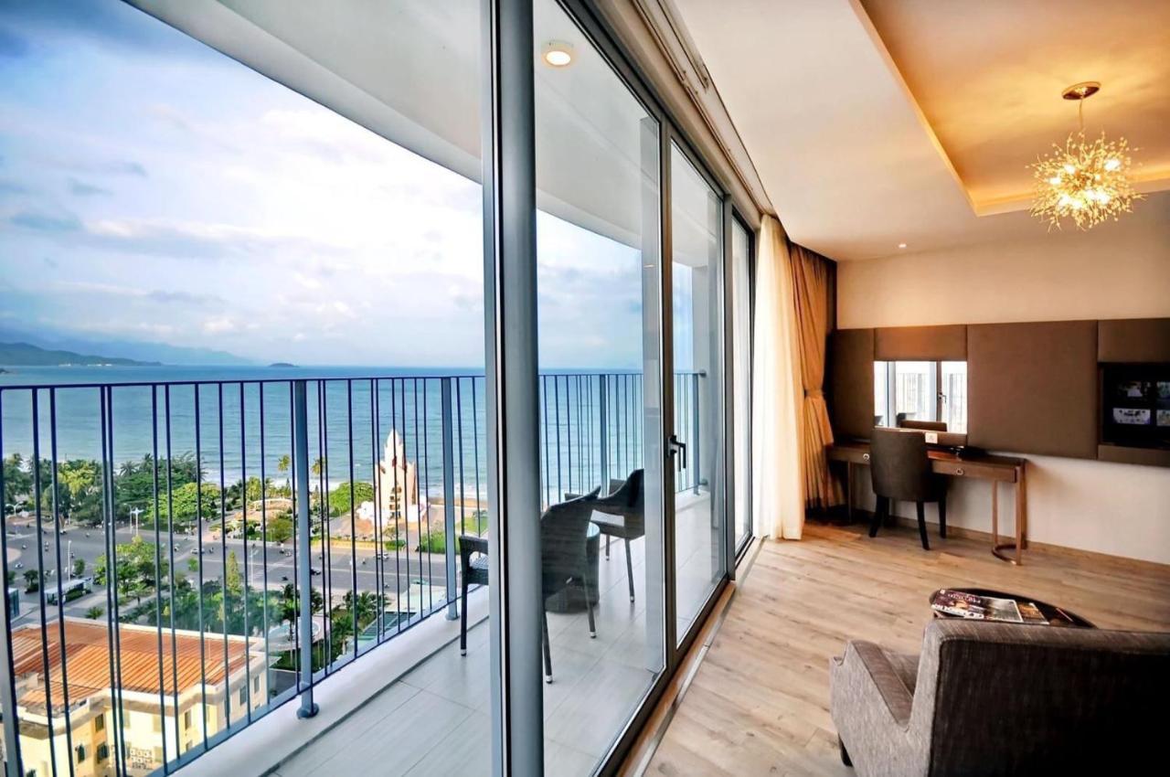 Panorama Beachfront Nha Trang Exterior foto